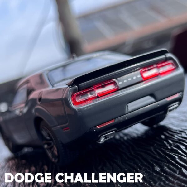 Die Casting 1:32 Dodge Challenger Alloy Model Car Mould Pullback Sound and Light Metal Ornament Collection Super Car Model - Image 12