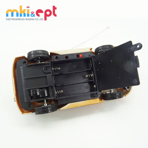 1:24 Mini Powerful Electronic RC Four-Channel Drift Car - Image 10